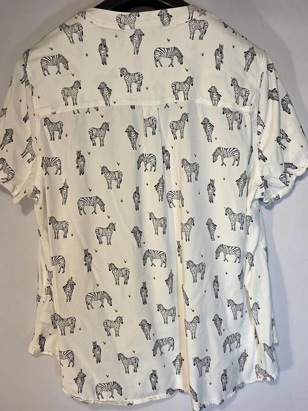 Torrid 3 Womens 3X V-Neck Top Blouse Short Sleeve Pullover Safari Zebras Chic - Picture 9 of 11